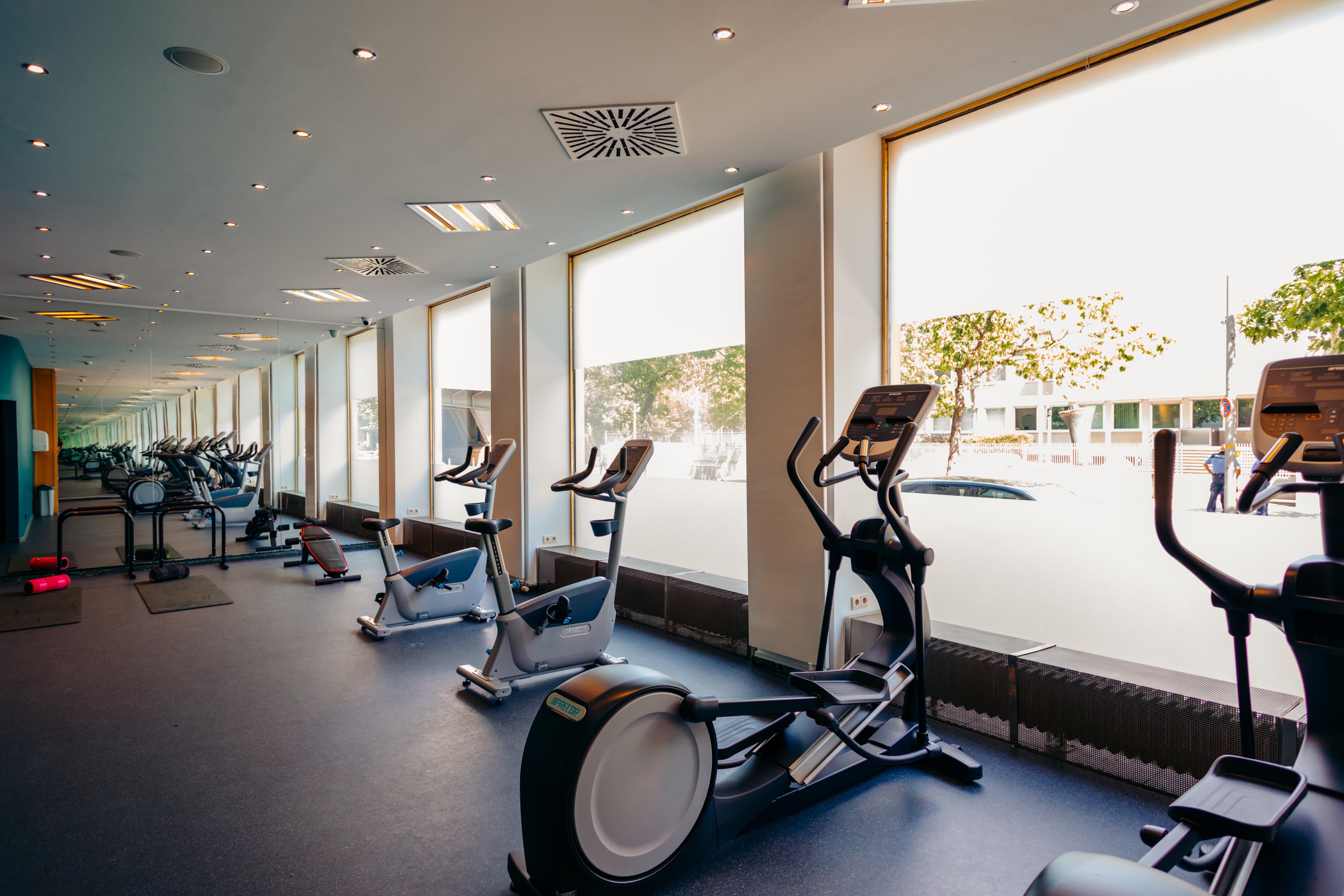 호텔 브리스톨 베를린 외부 사진 The gym at the hotel