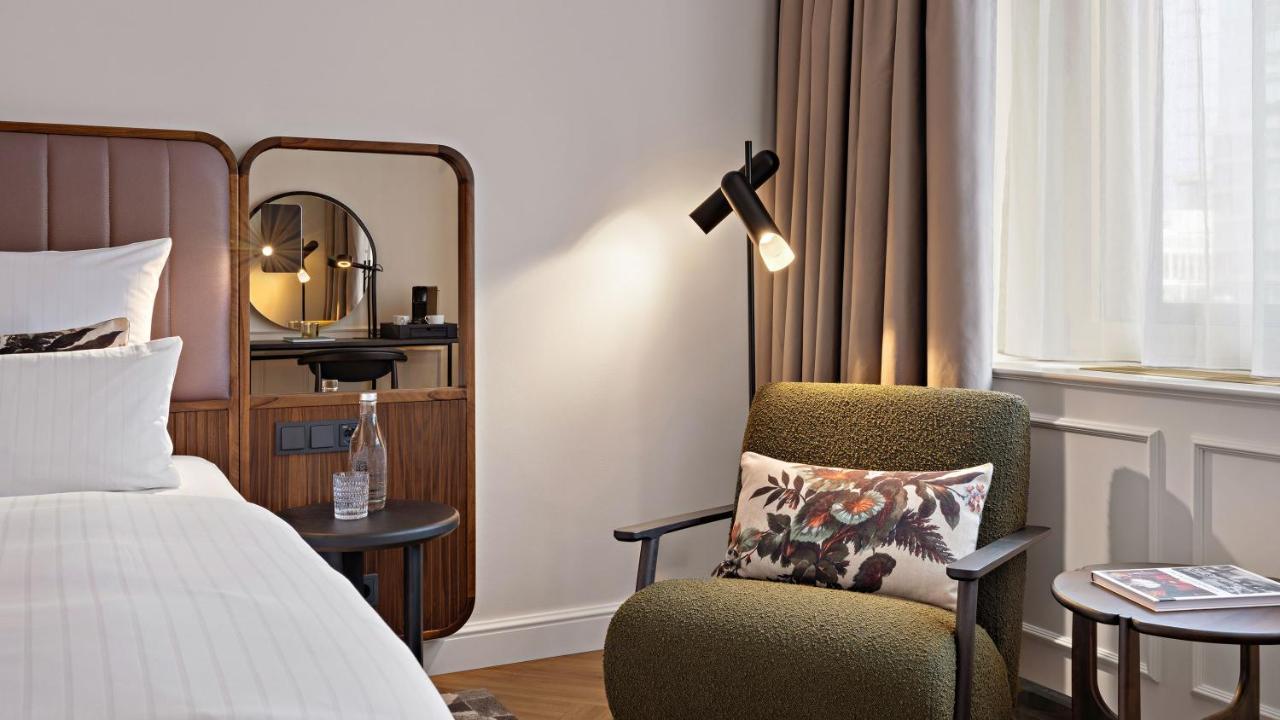 호텔 브리스톨 베를린 외부 사진 A room at the hotel