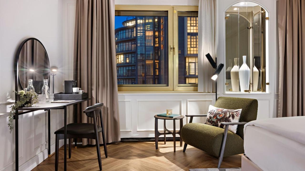호텔 브리스톨 베를린 외부 사진 A room at the hotel